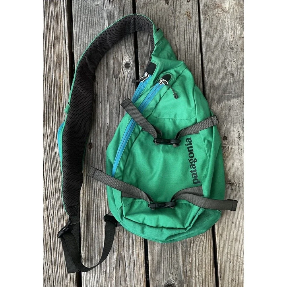 Patagonia Atom Sling Bag 8L Green 48259